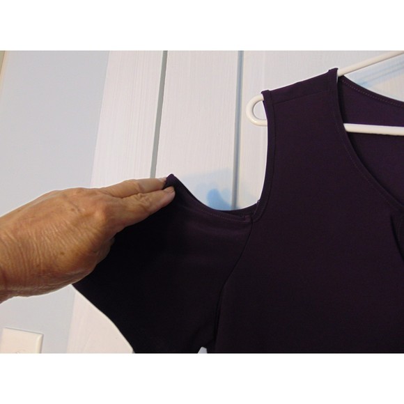 NWT top by AUW. Plum color, cold shoulder great neck detail SizeMedium - Picture 4 of 8